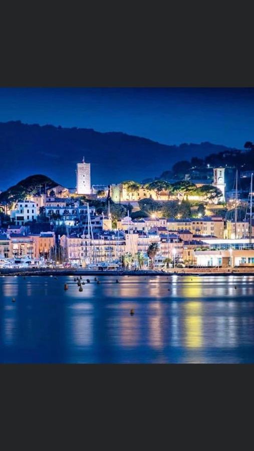 Cannes Old Port, Seafront & Seaview, Yacht Show Port المظهر الخارجي الصورة