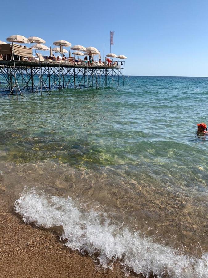 Cannes Old Port, Seafront & Seaview, Yacht Show Port المظهر الخارجي الصورة