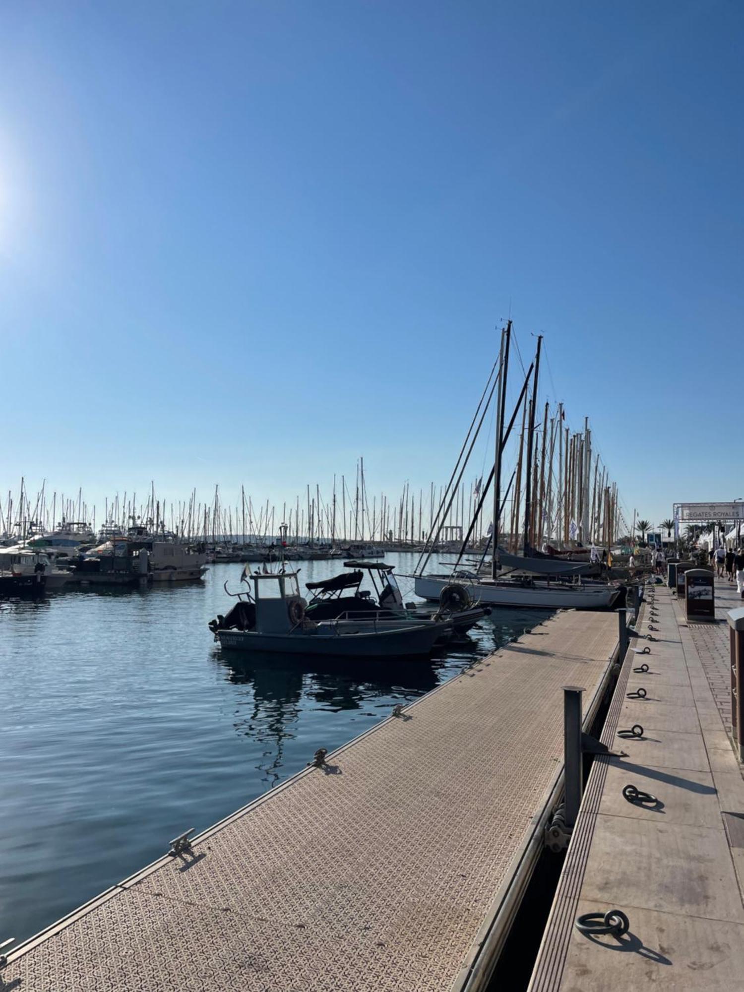 Cannes Old Port, Seafront & Seaview, Yacht Show Port المظهر الخارجي الصورة